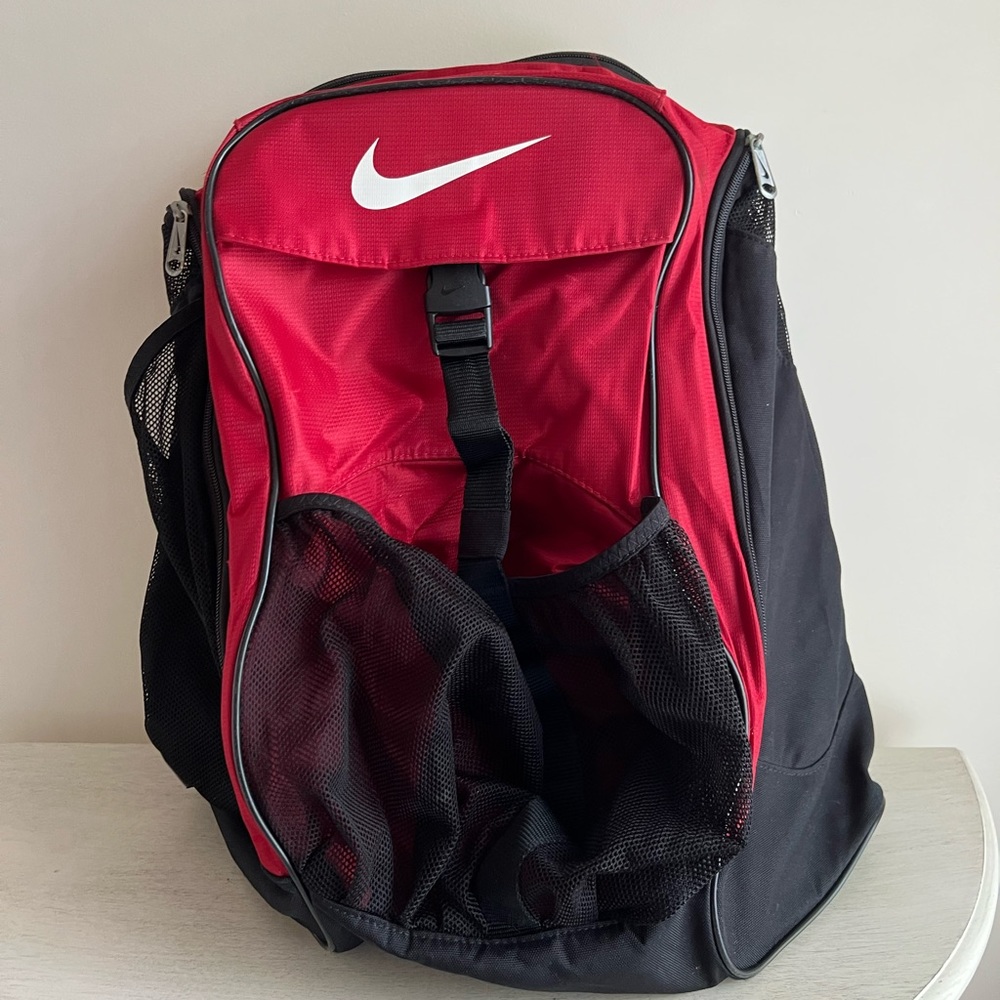 Nike Unisex Sports Backpack (Basketball/Soccer/Volleyball)

-